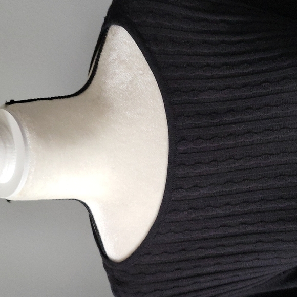 Daisy Fuentes black wide neck textured knit long sleeve tunic sweater - Picture 3 of 12